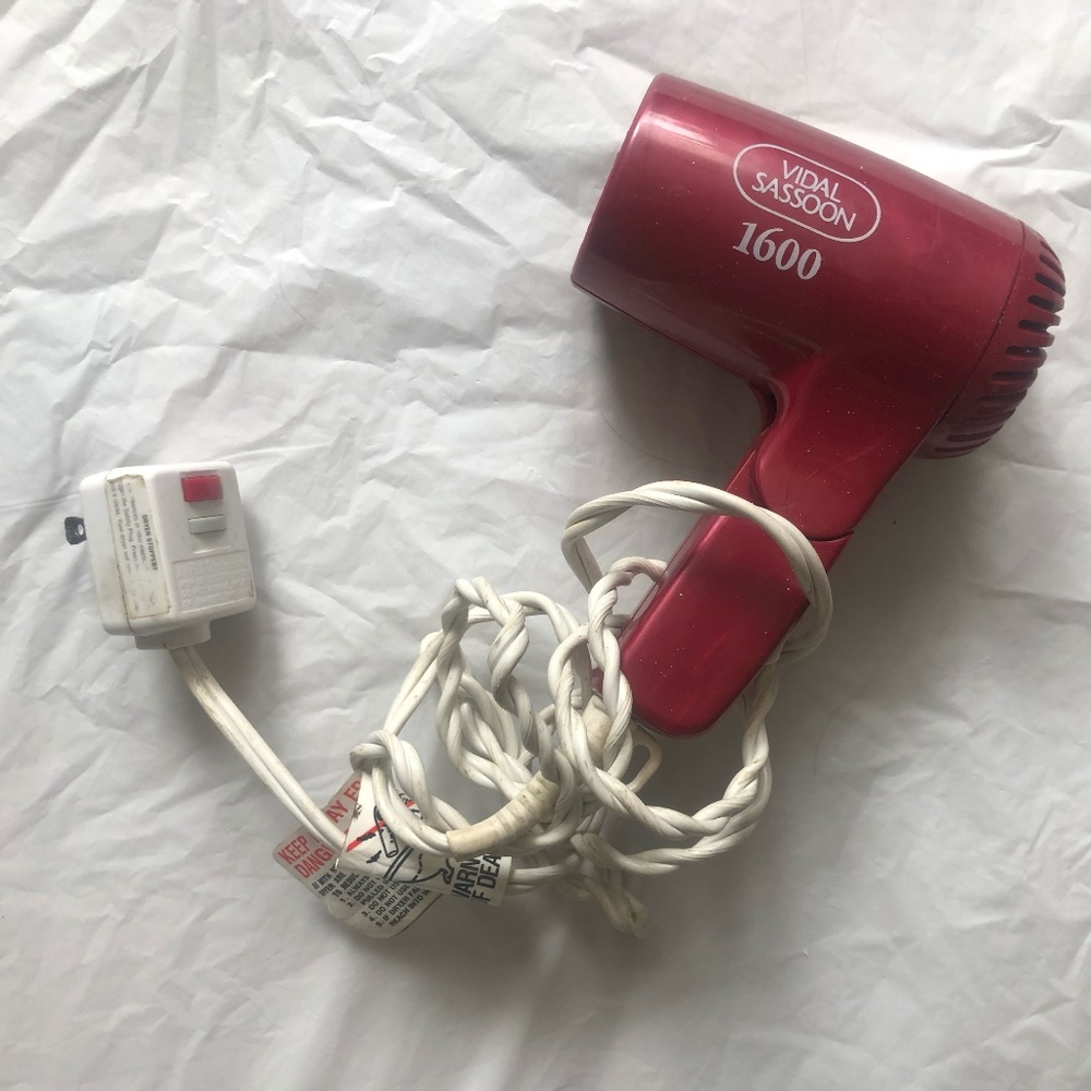 Preowned Vidal Sassoon 1600 Hairdryer